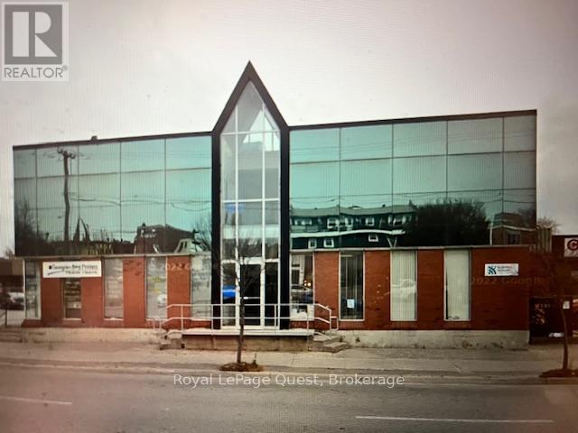 102 – 17 COLBORNE STREET E