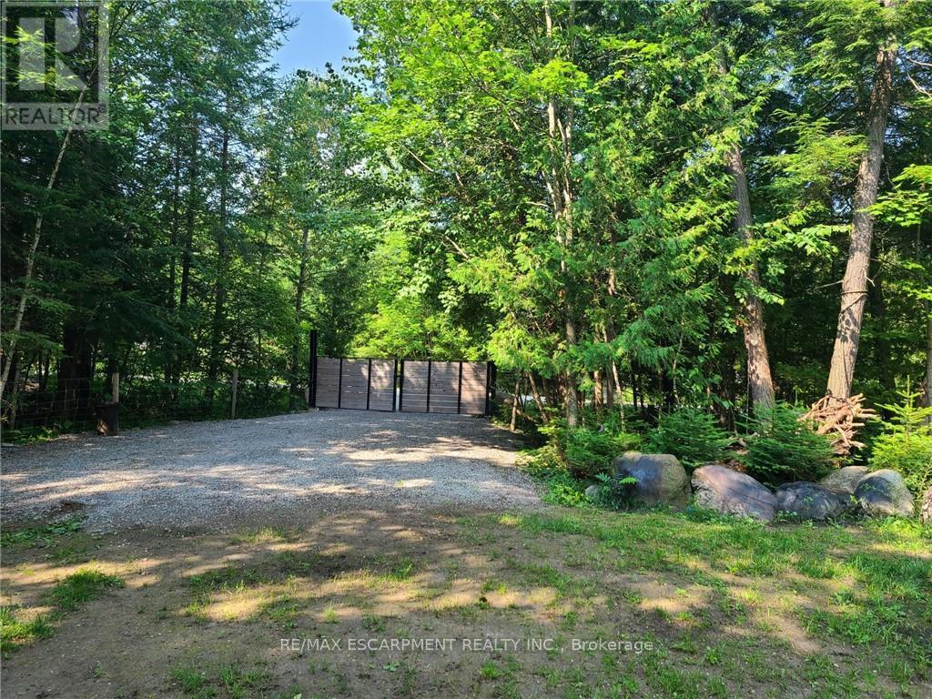 LOT 118 IROQUOIS CRESCENT