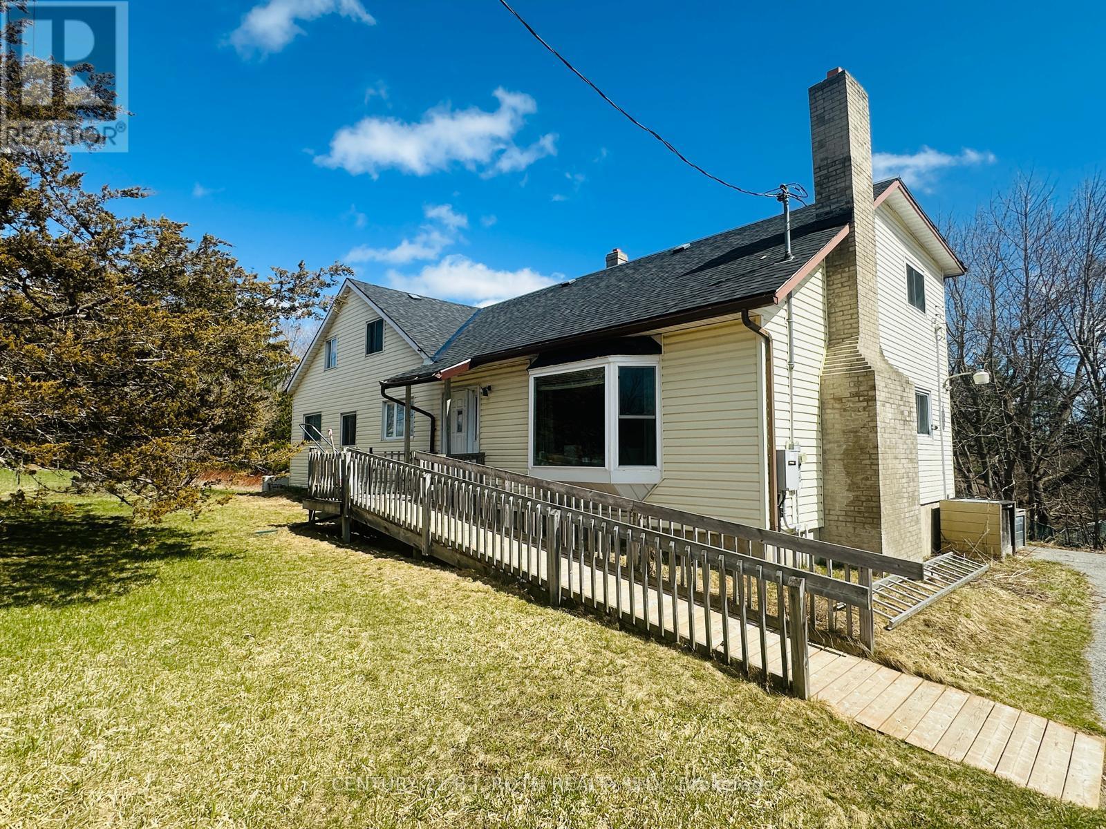 2925 OLD BARRIE ROAD E