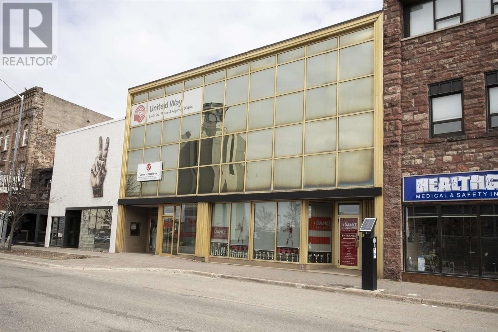 258 Queen ST E
