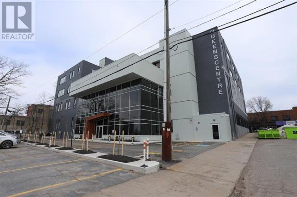 477 Queen ST E # 202