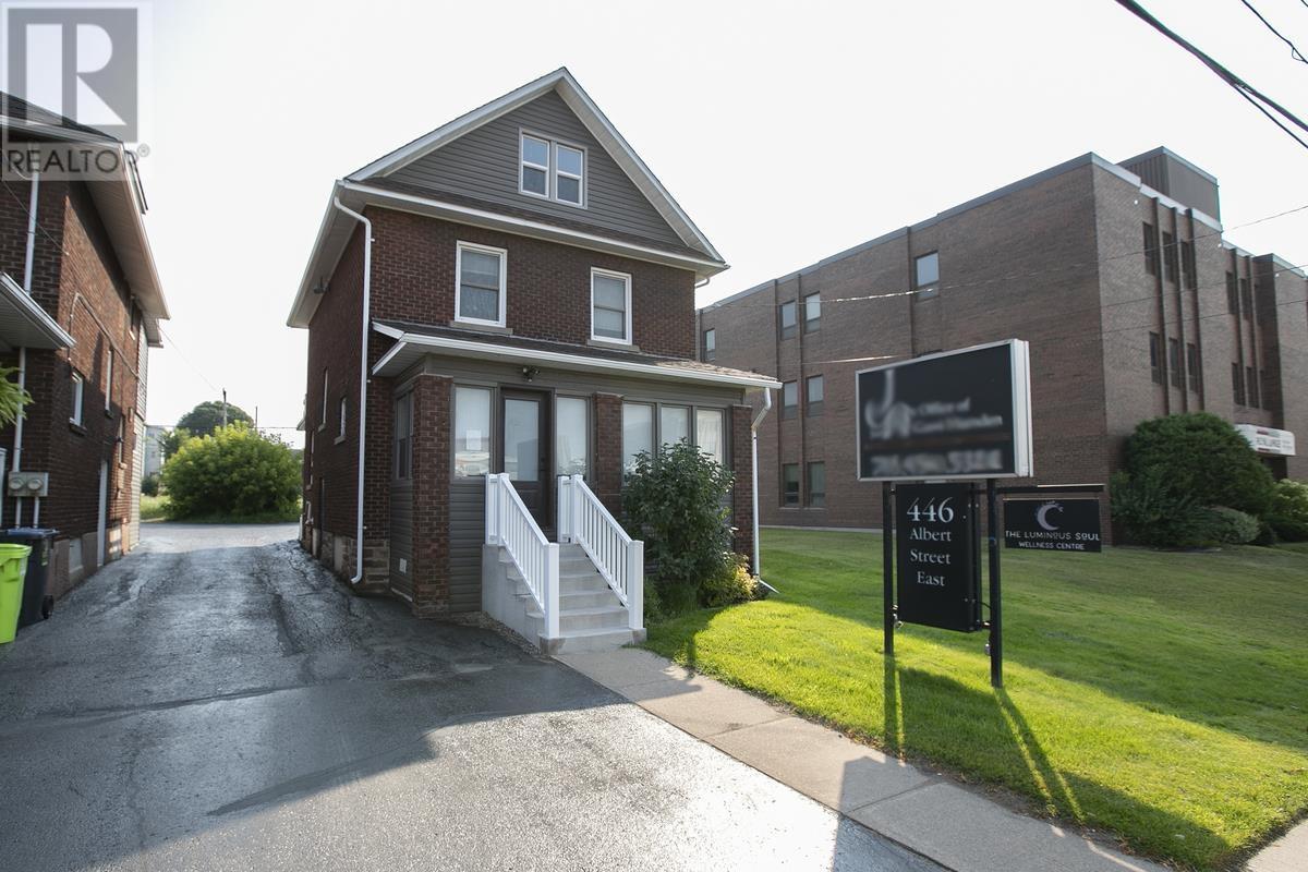 446 Albert ST