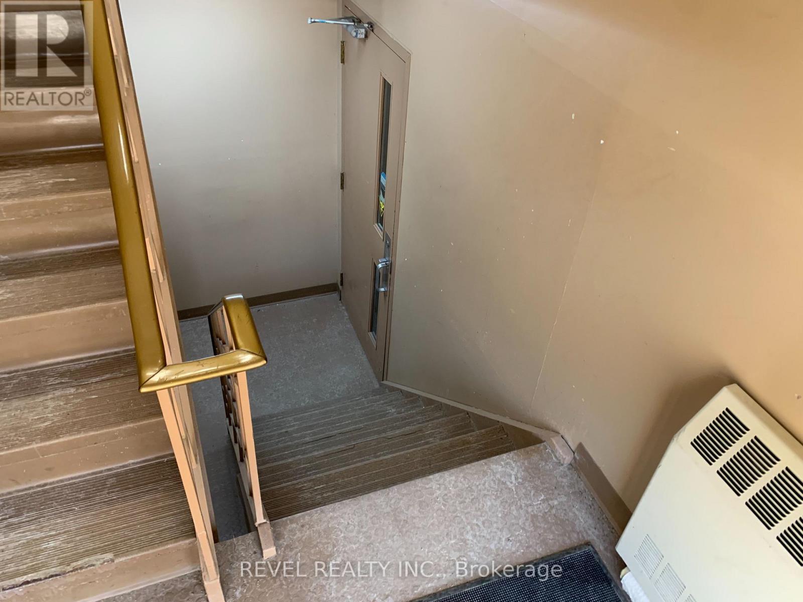 UNIT C – 124 THIRD AVENUE