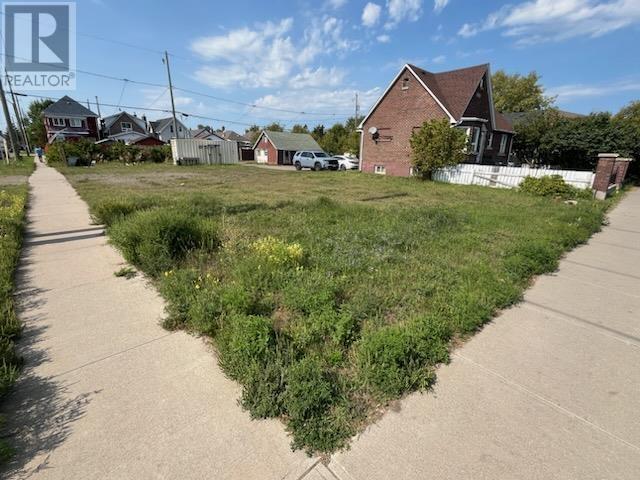 501 May ST N