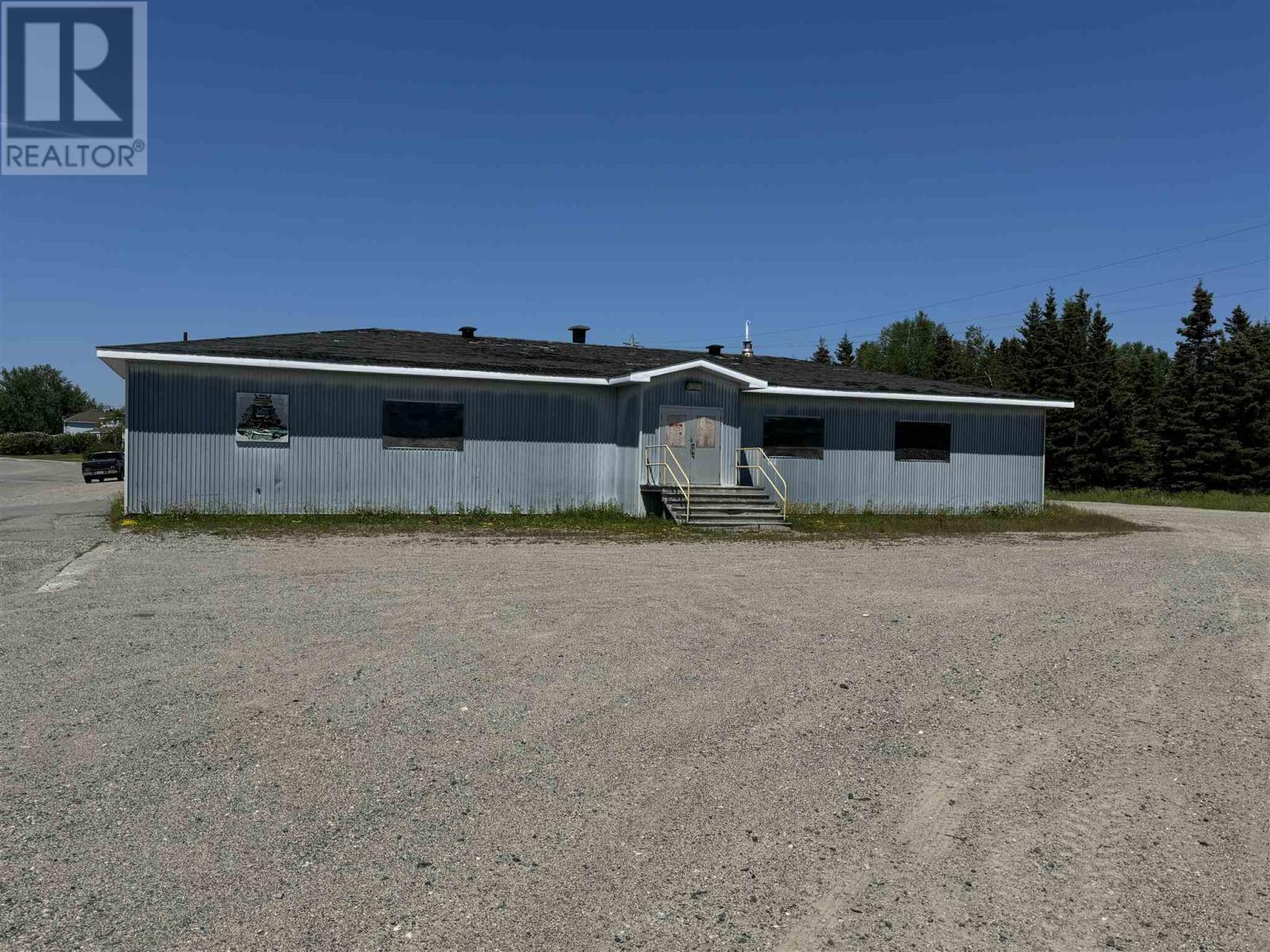 65 Stevens Ave