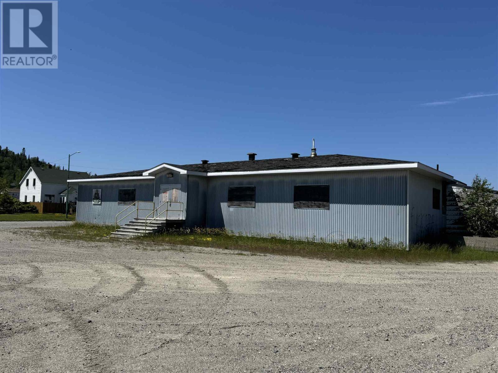 65 Stevens Ave
