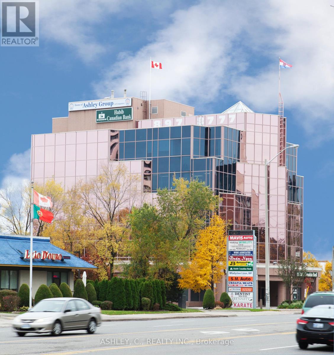 400 – 918 DUNDAS STREET E