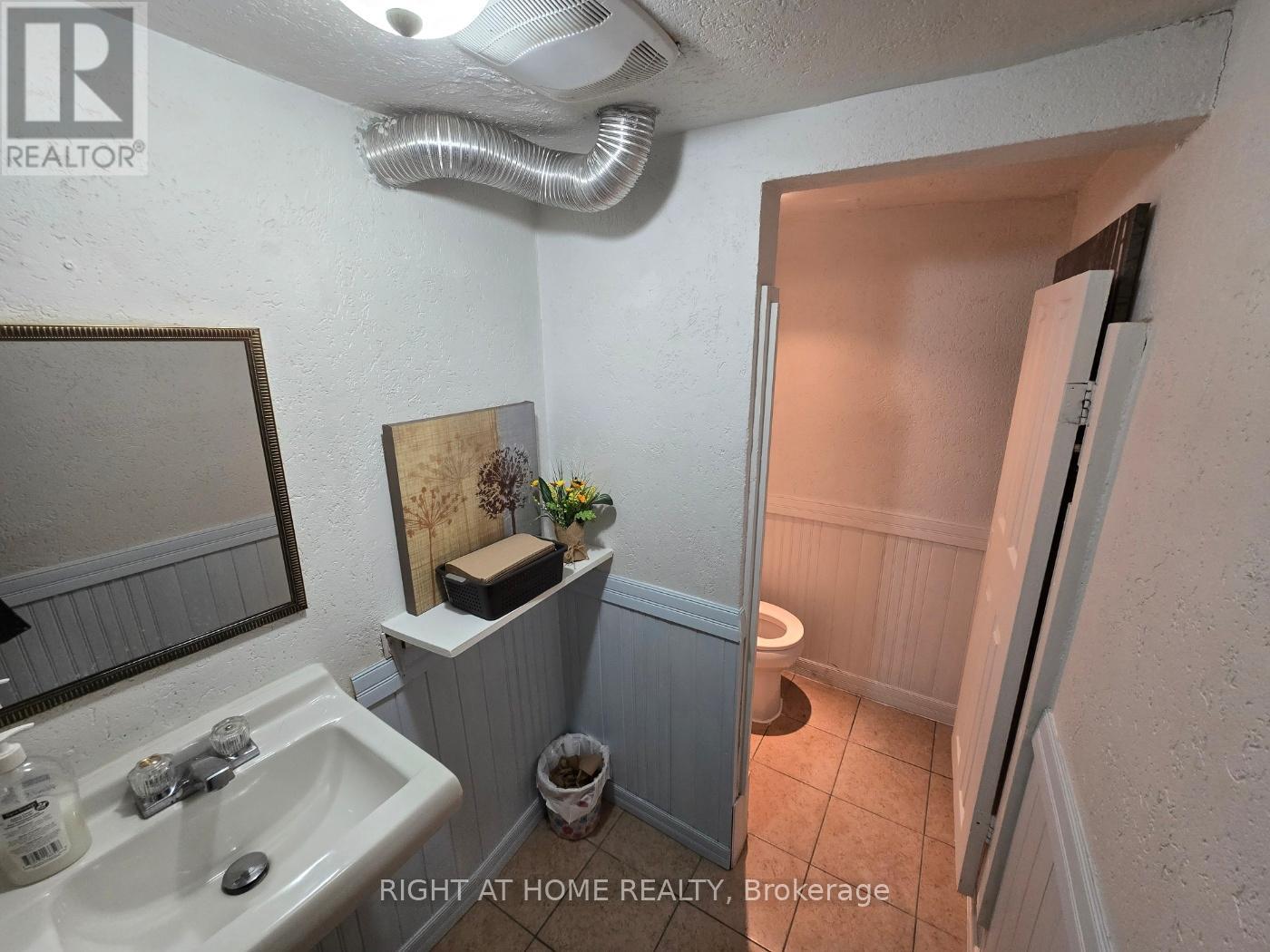 170 THE QUEENSWAY WAY