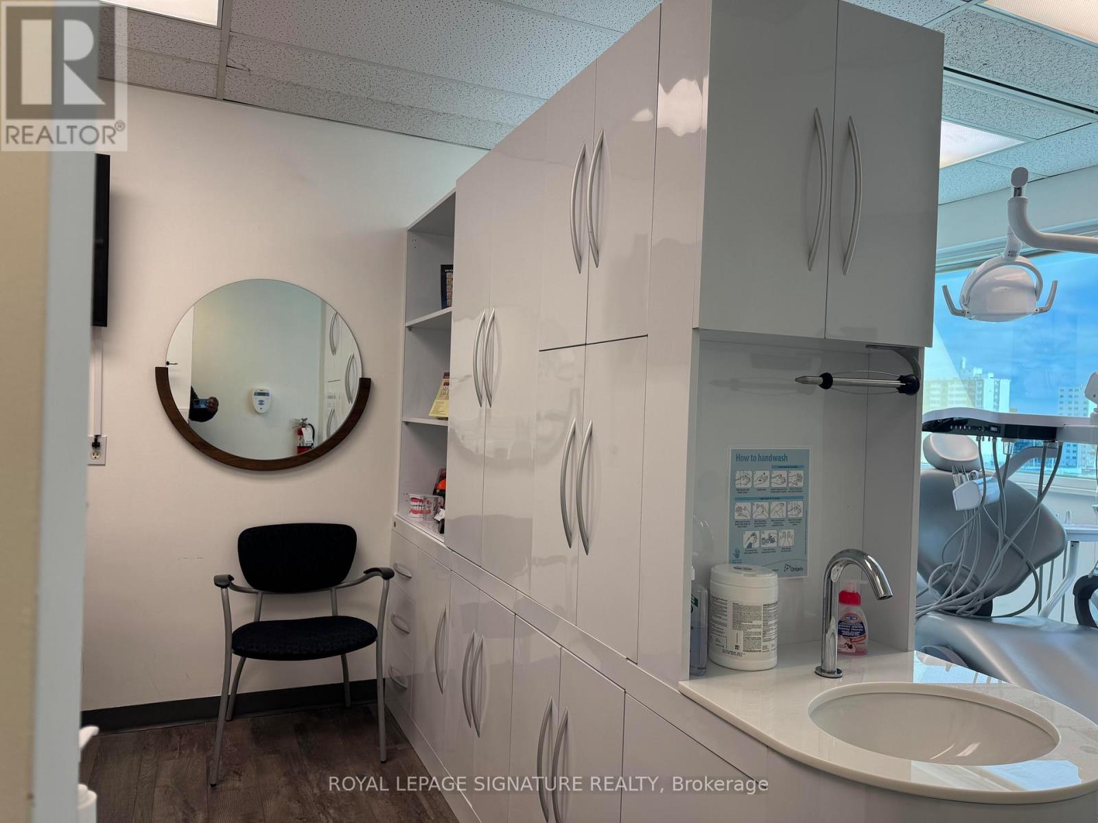 UNIT 405 – 71 KING STREET W