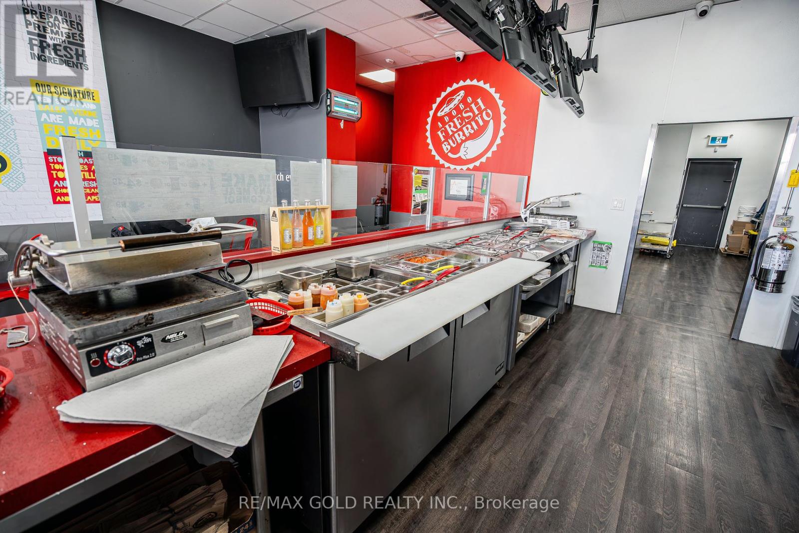 105 A – 164 SANDALWOOD PARKWAY E
