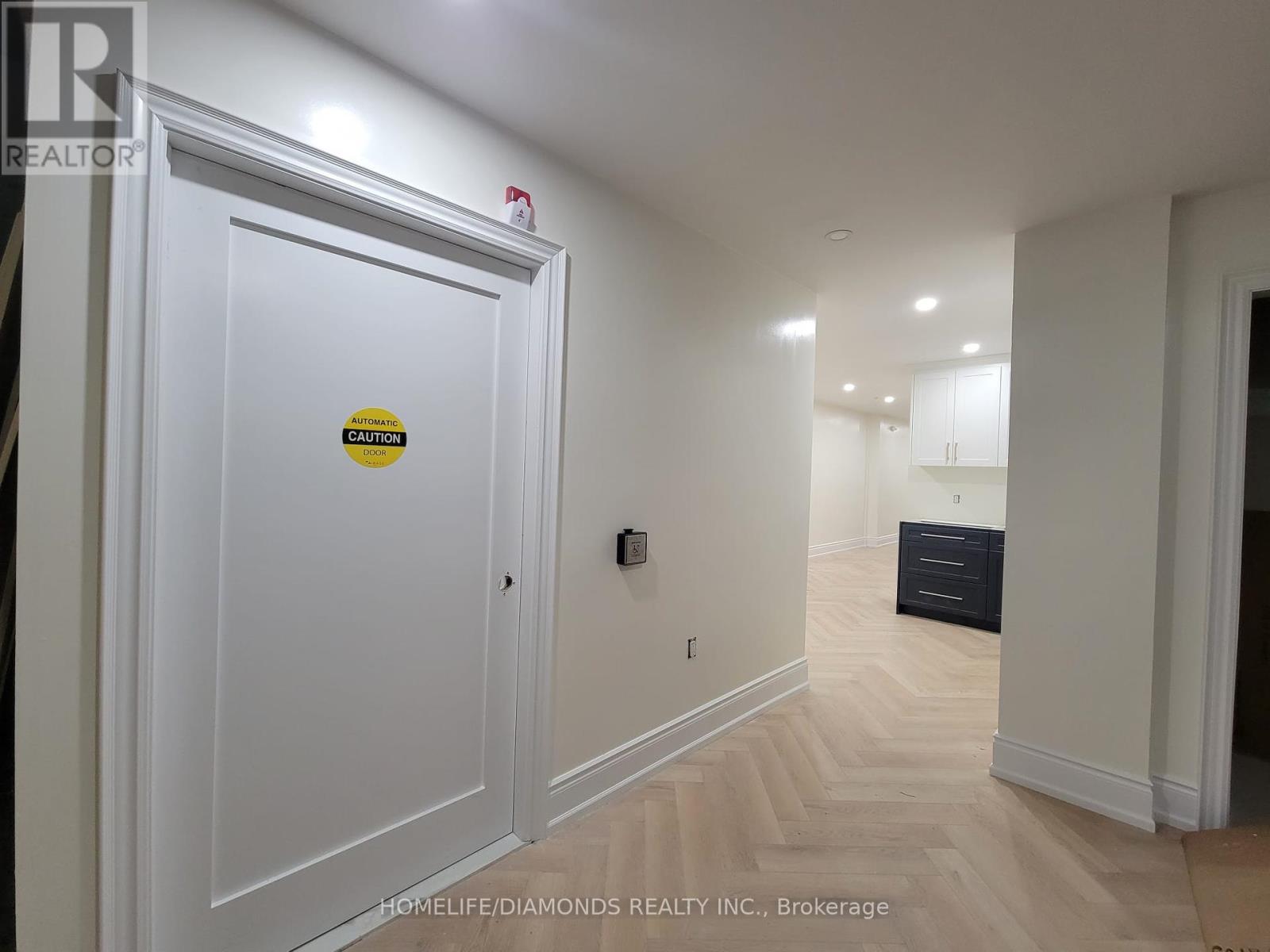 9B – 2575 STEELES AVENUE