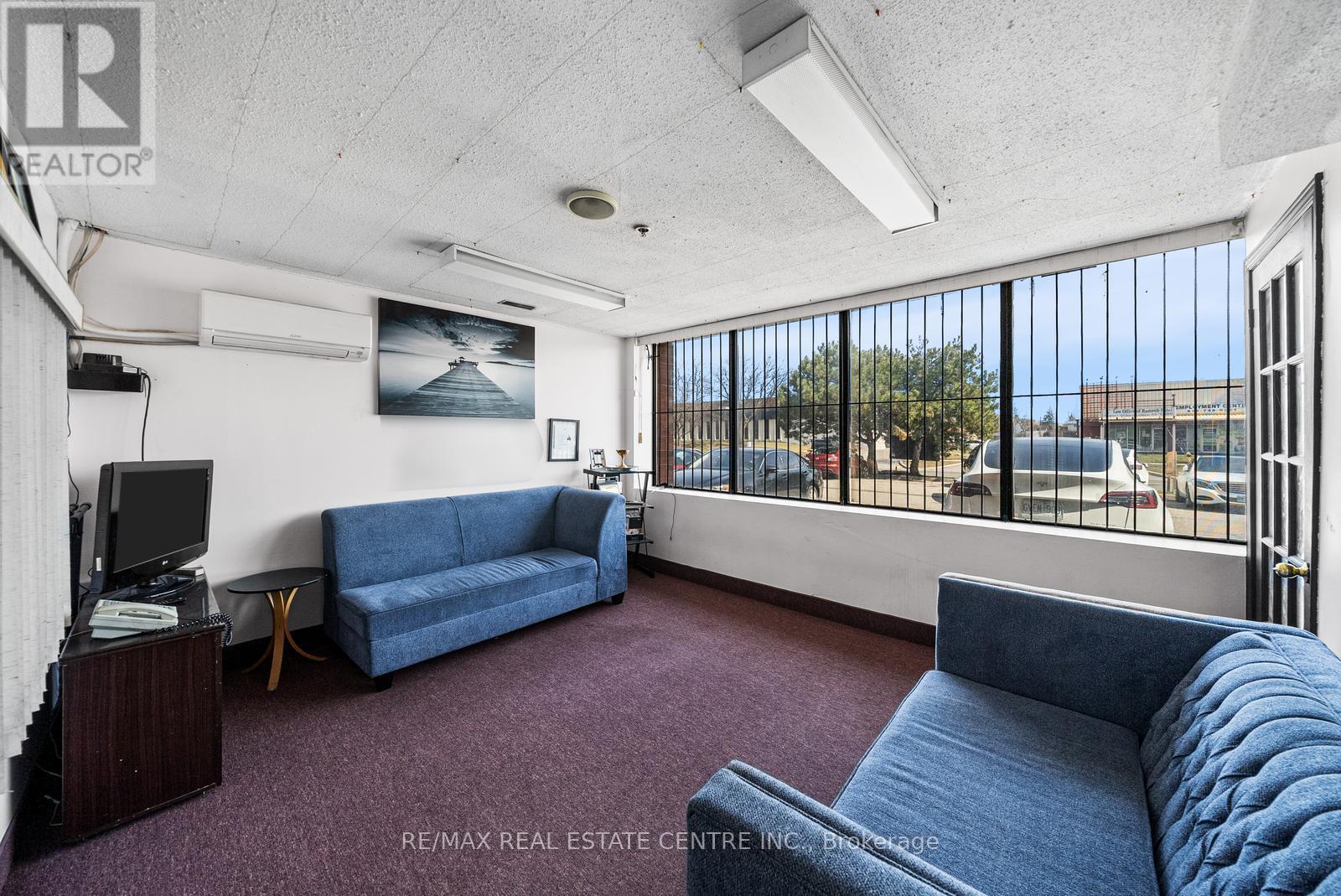 2 – 130 WESTMORE DRIVE