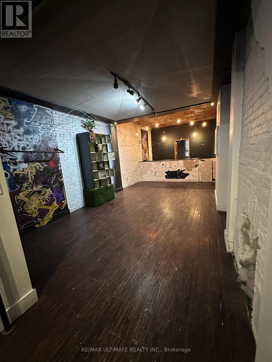 1275 QUEEN STREET W