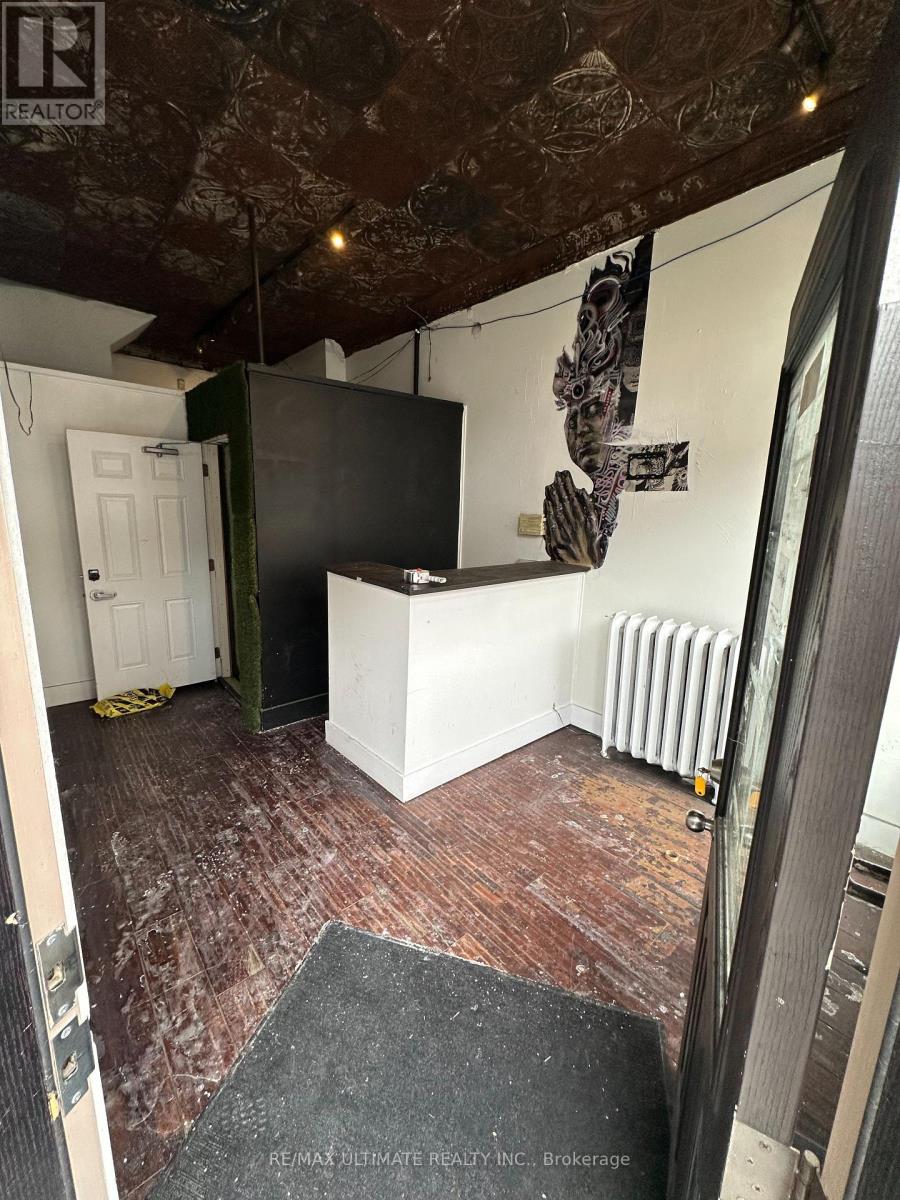 1275 QUEEN STREET W