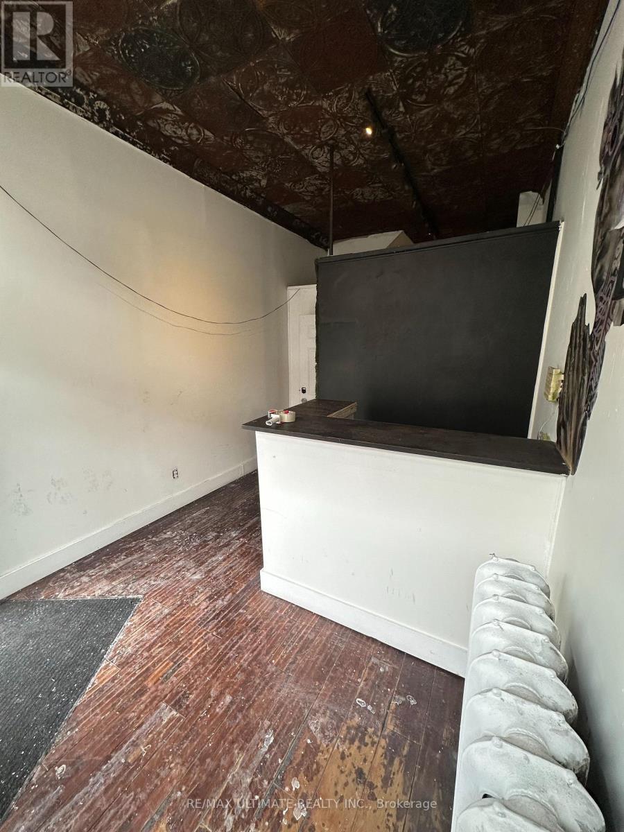 1275 QUEEN STREET W