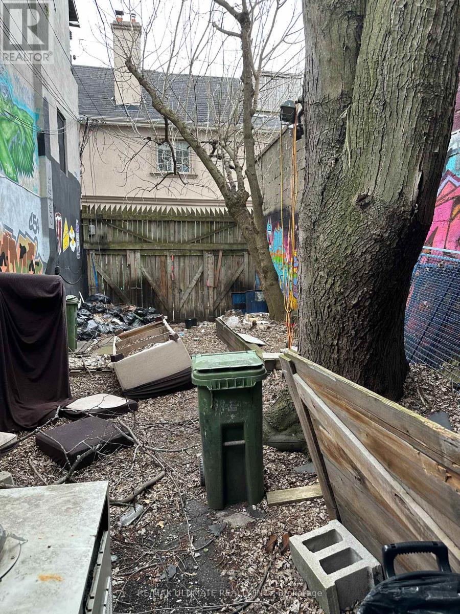 1275 QUEEN STREET W