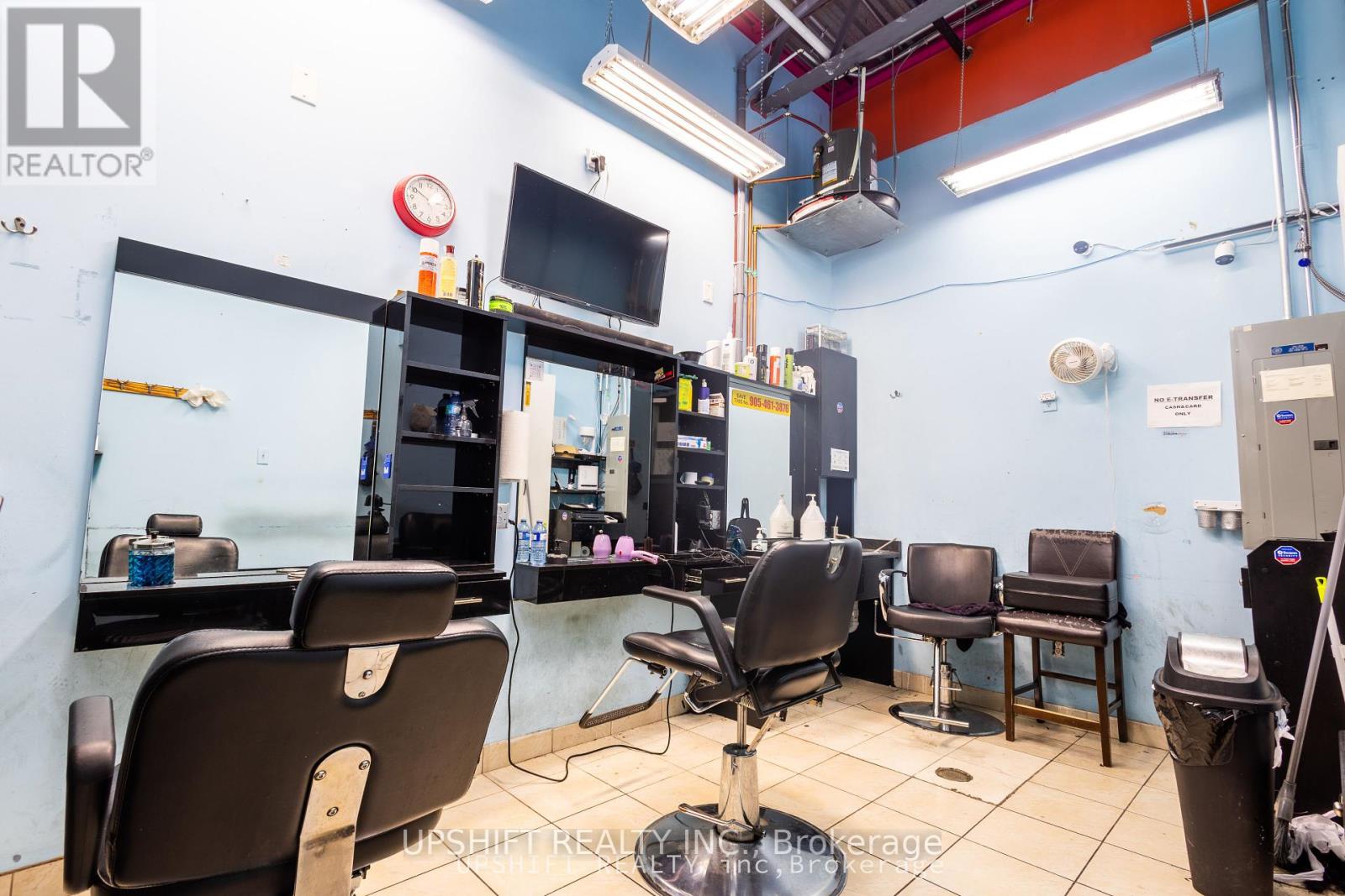 1E33 – 7215 GOREWAY DRIVE