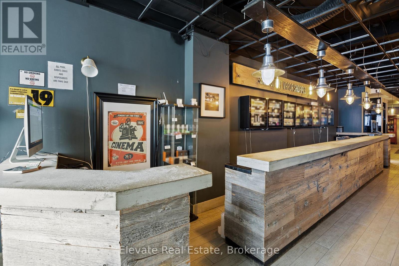 904 BLOOR STREET W