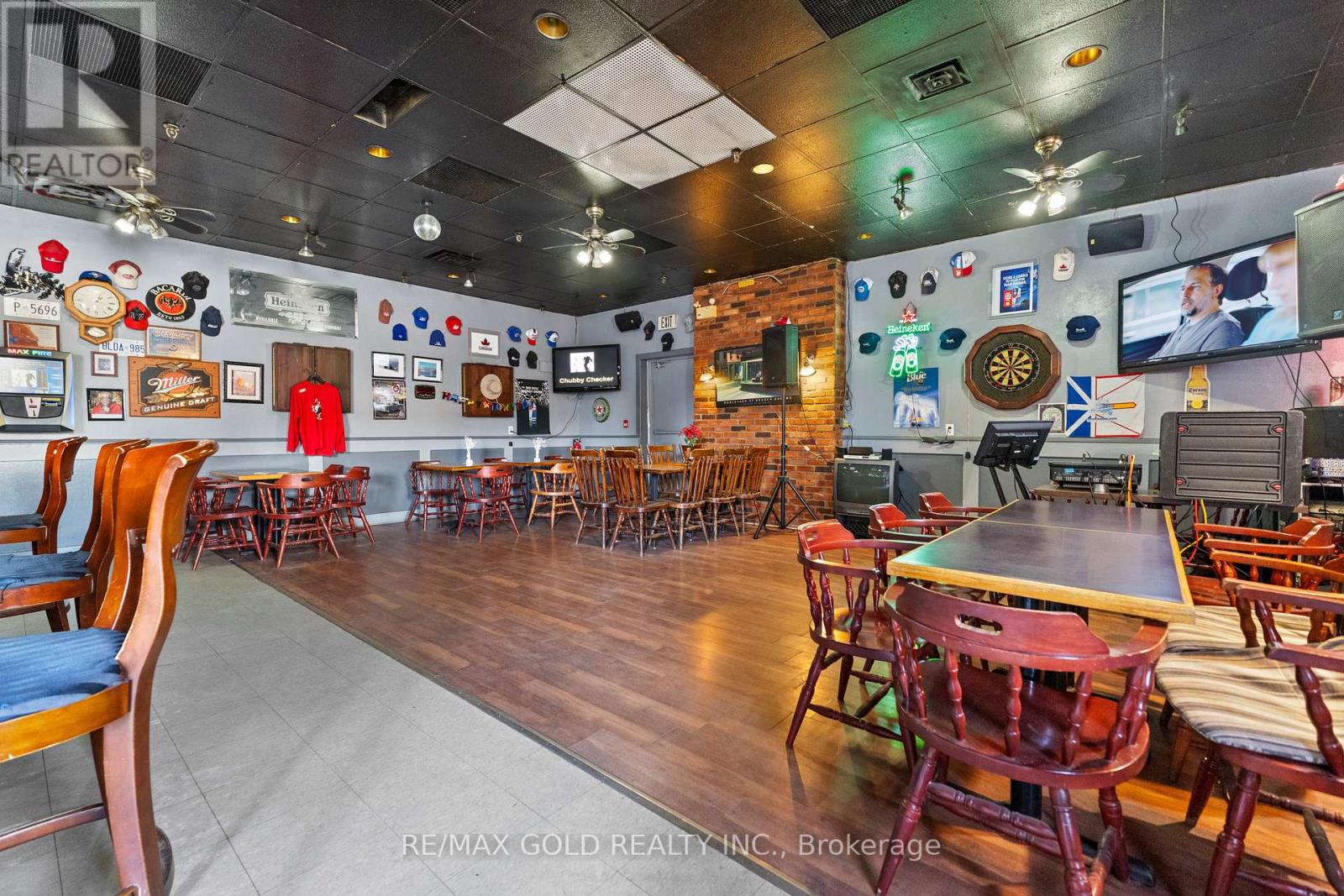 13 – 107 KENNEDY ROAD S