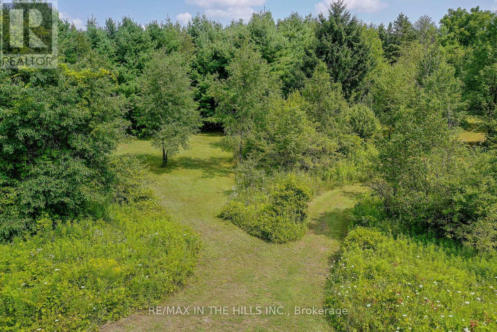 PT LOT 11 CON 4 ESCARPMENT SIDE ROAD