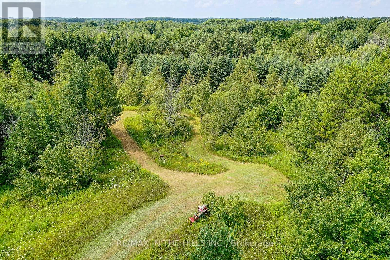PT LOT 11 CON 4 ESCARPMENT SIDE ROAD