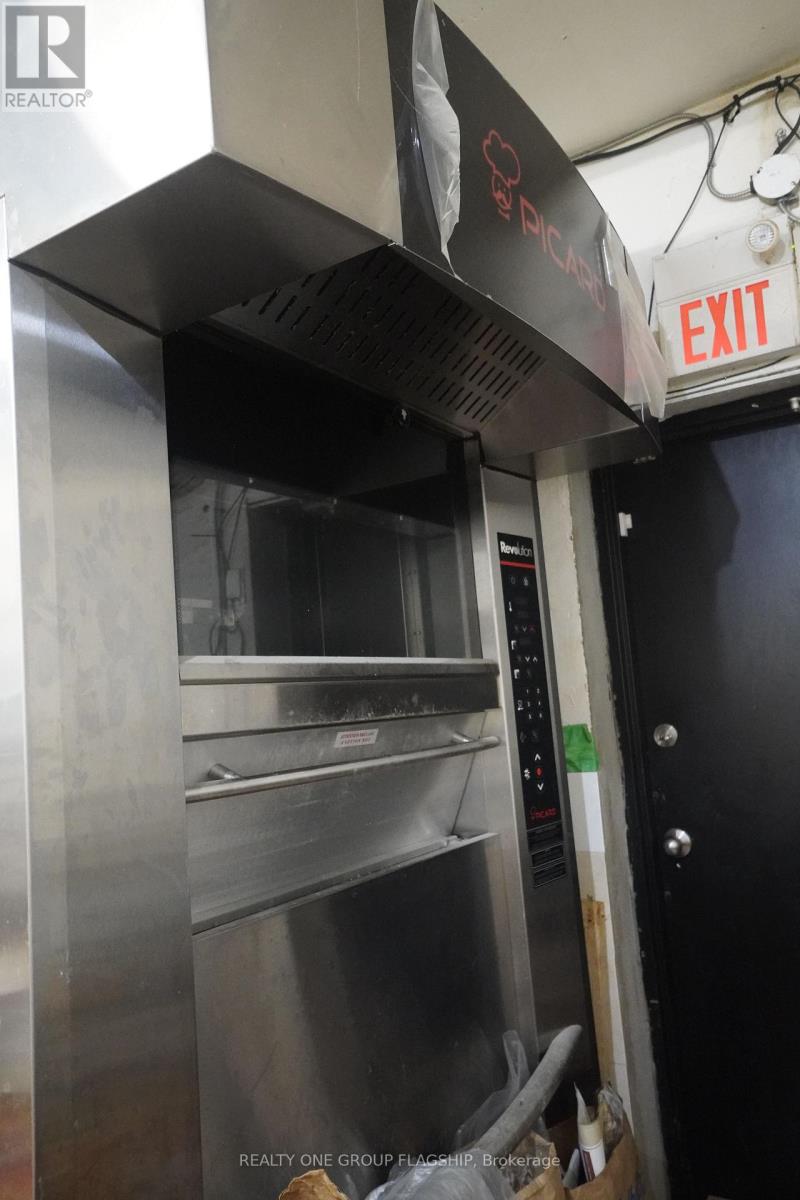 2348 DUFFERIN STREET E