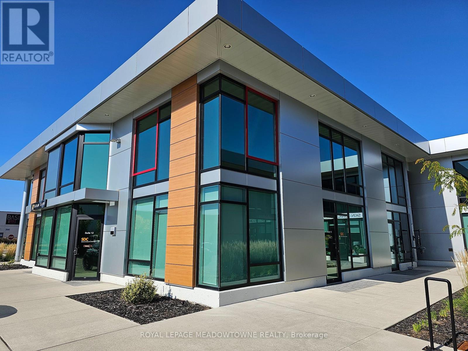11 – 2578 BRISTOL CIRCLE