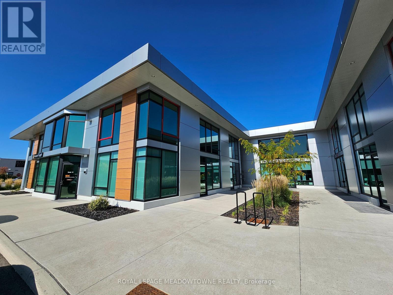 11 – 2578 BRISTOL CIRCLE