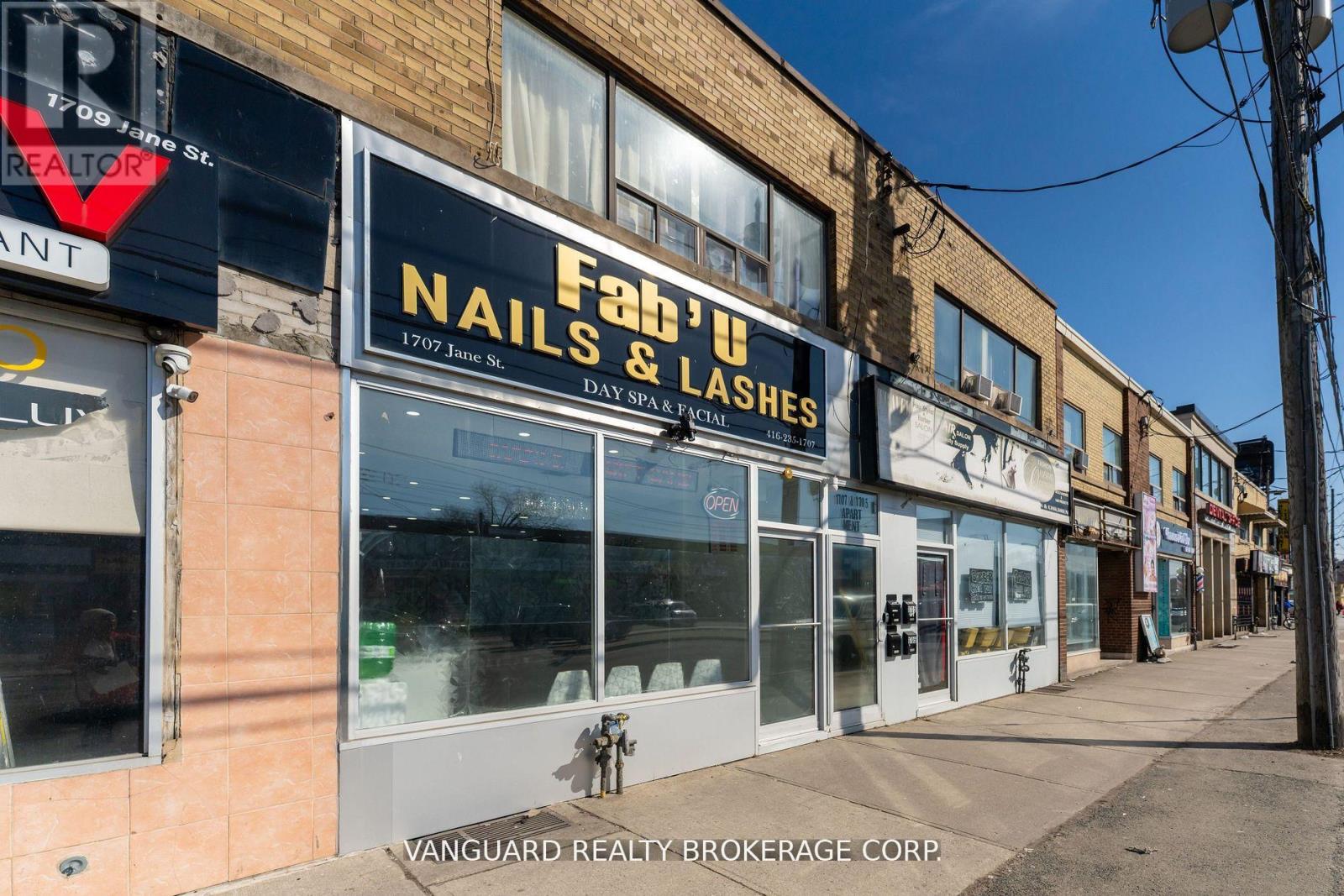 MAIN FLOOR – 1705-1707 JANE STREET