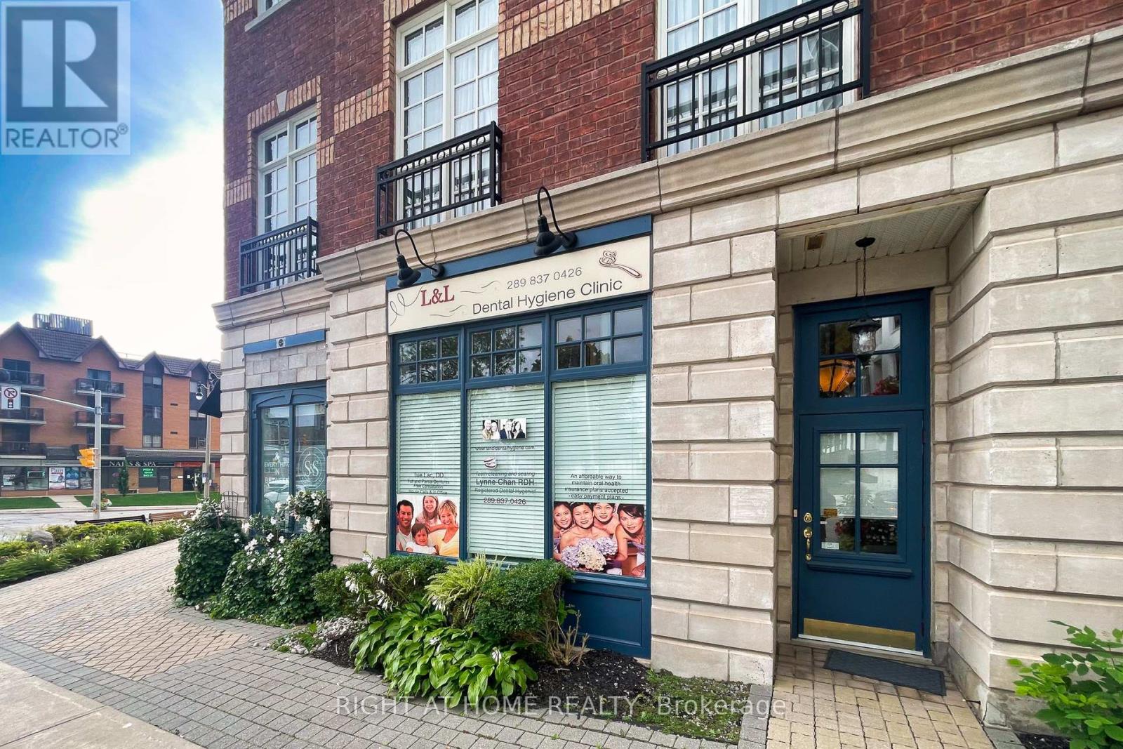 10 – 120 BRONTE ROAD