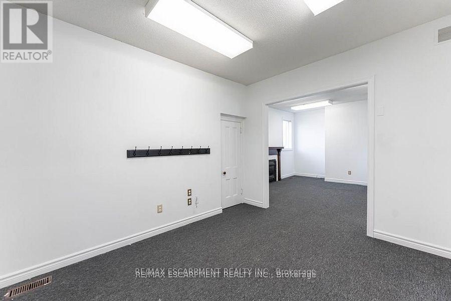 MAIN FLOOR – 923 BRANT STREET