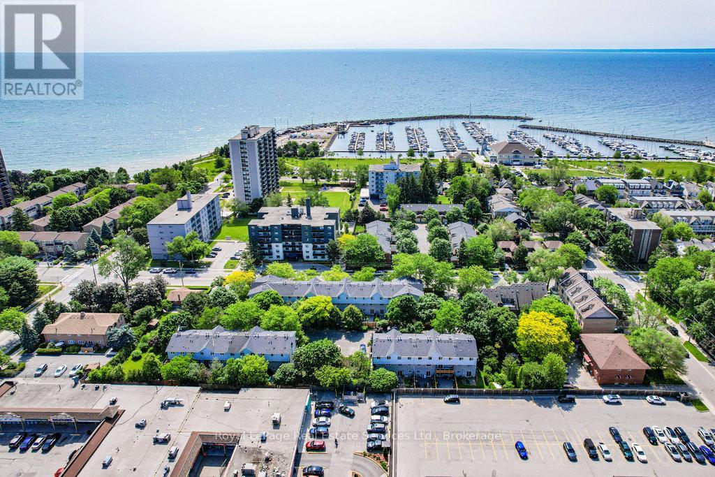 2307 – 2309 LAKESHORE ROAD W
