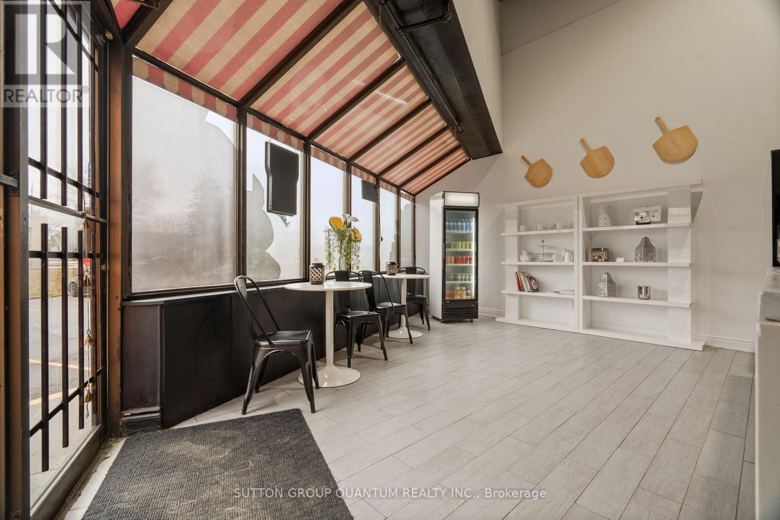 6 – 2555 DIXIE ROAD