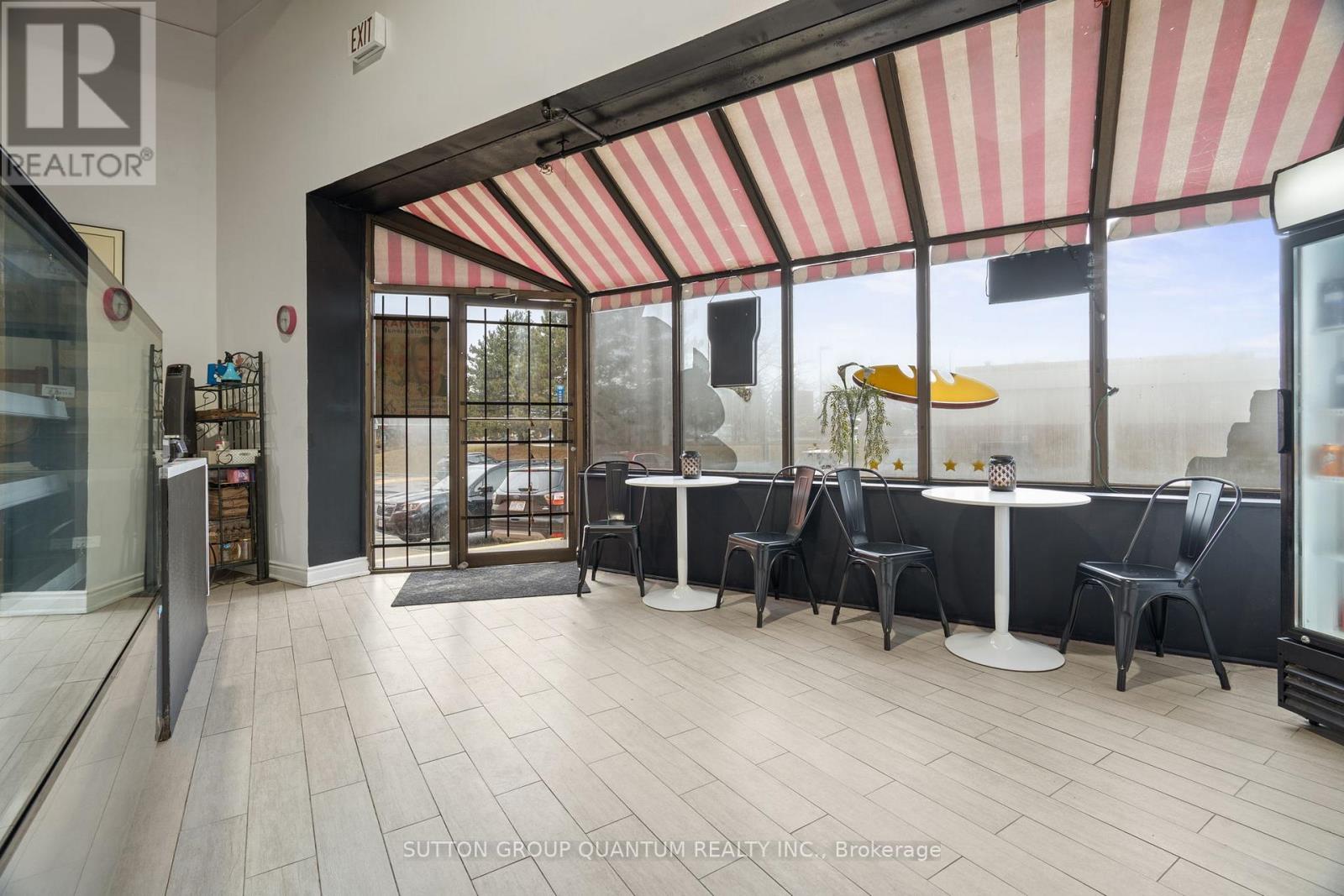 6 – 2555 DIXIE ROAD