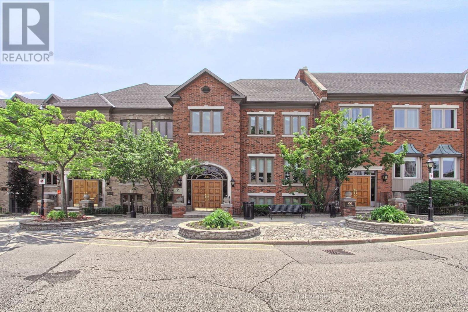 300 FULL FLOOR – 46 VILLAGE CENTRE PLACE