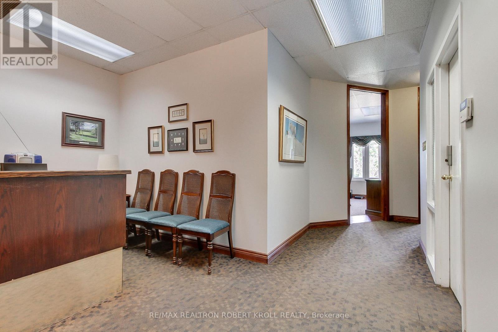 300 FULL FLOOR – 46 VILLAGE CENTRE PLACE