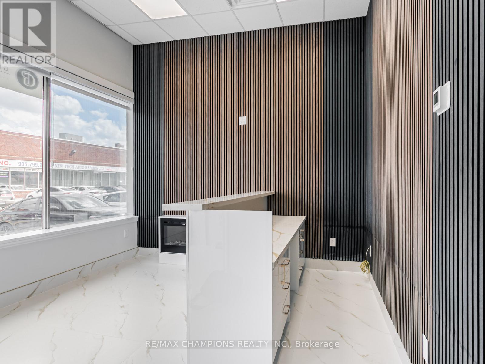 26 – 2565 STEELES AVENUE E