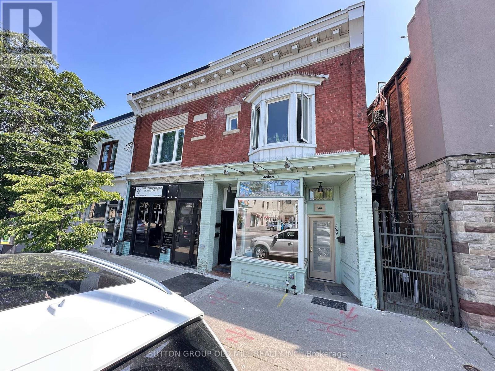 MAIN FLOOR – 3293 DUNDAS STREET W
