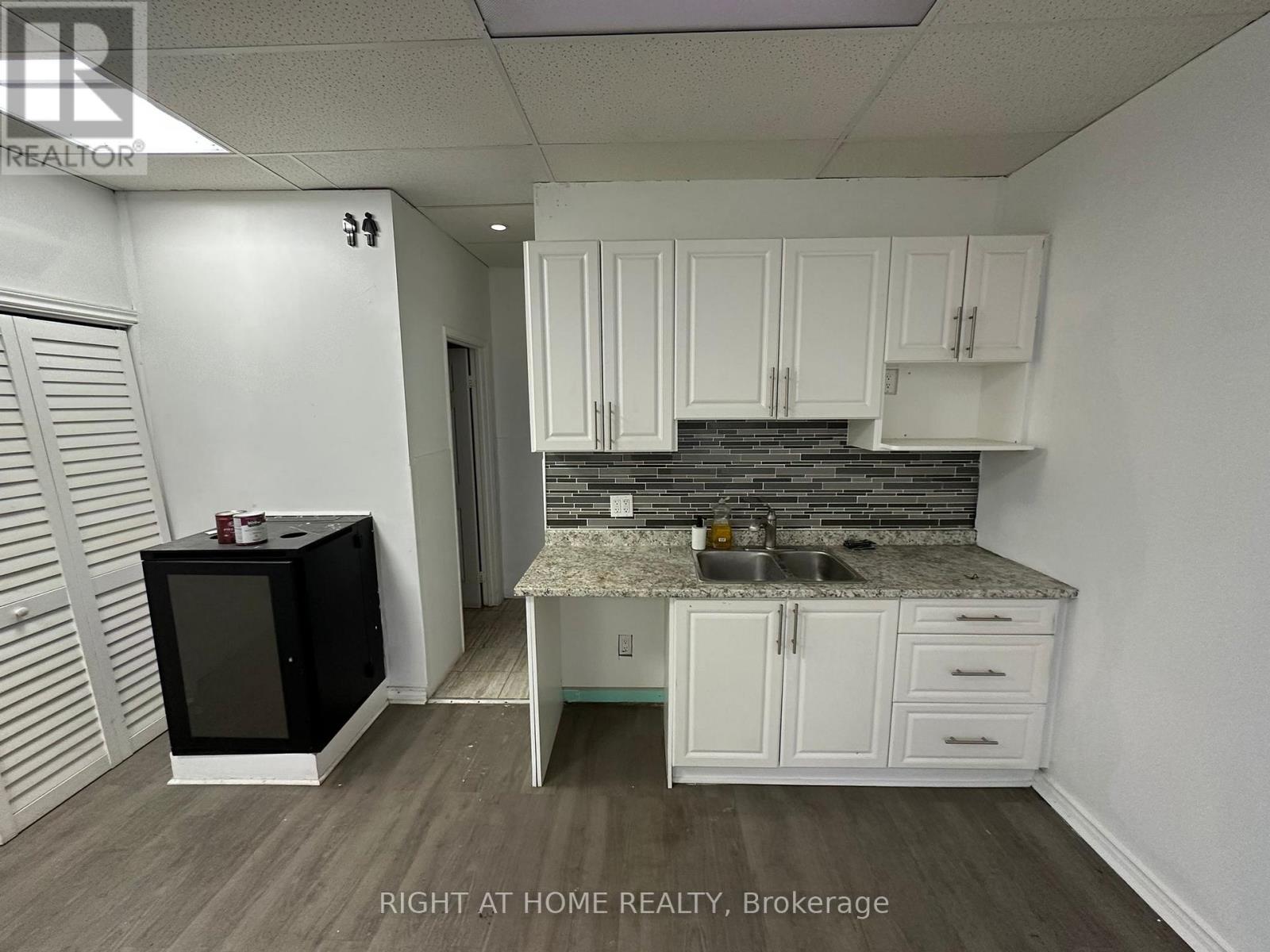 5 – 1278 ST.CLAIR AVENUE W