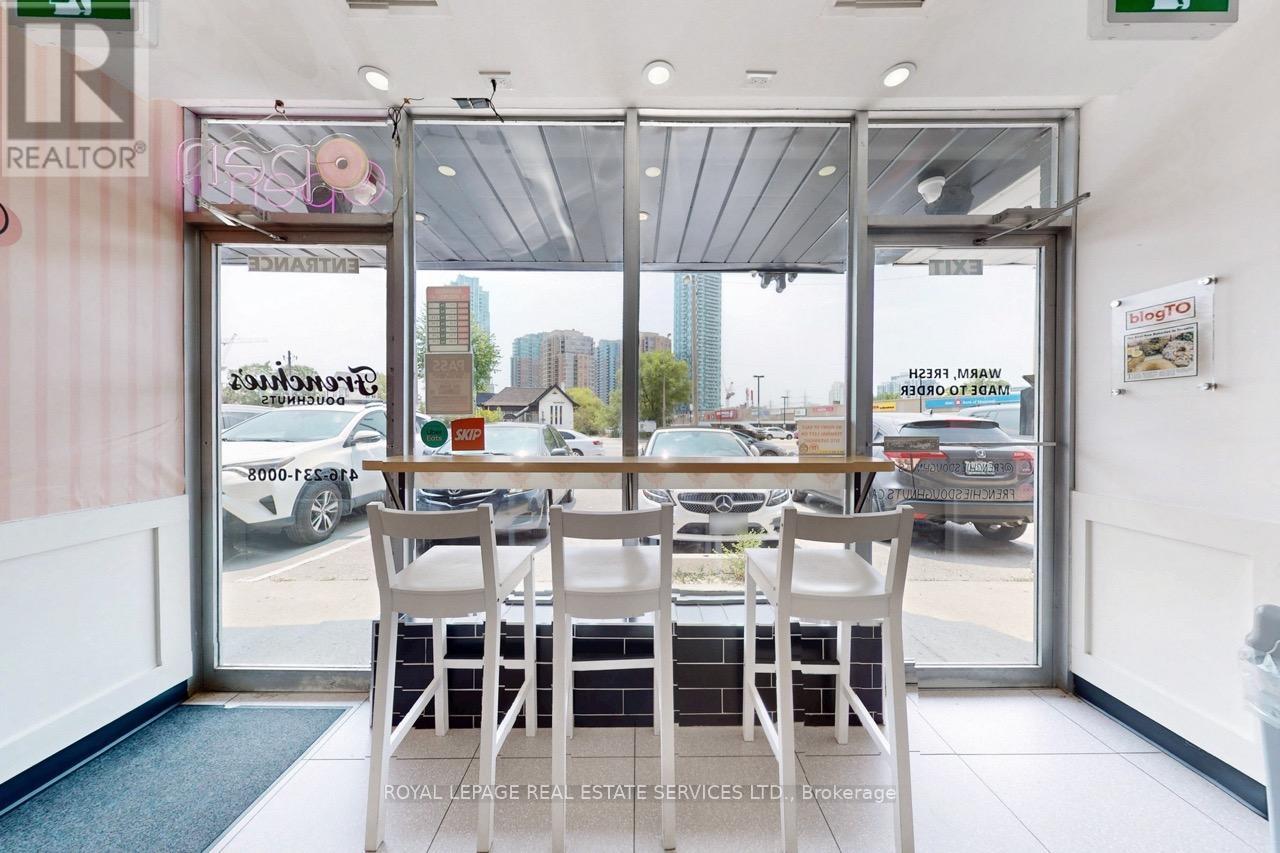 3830 BLOOR STREET W