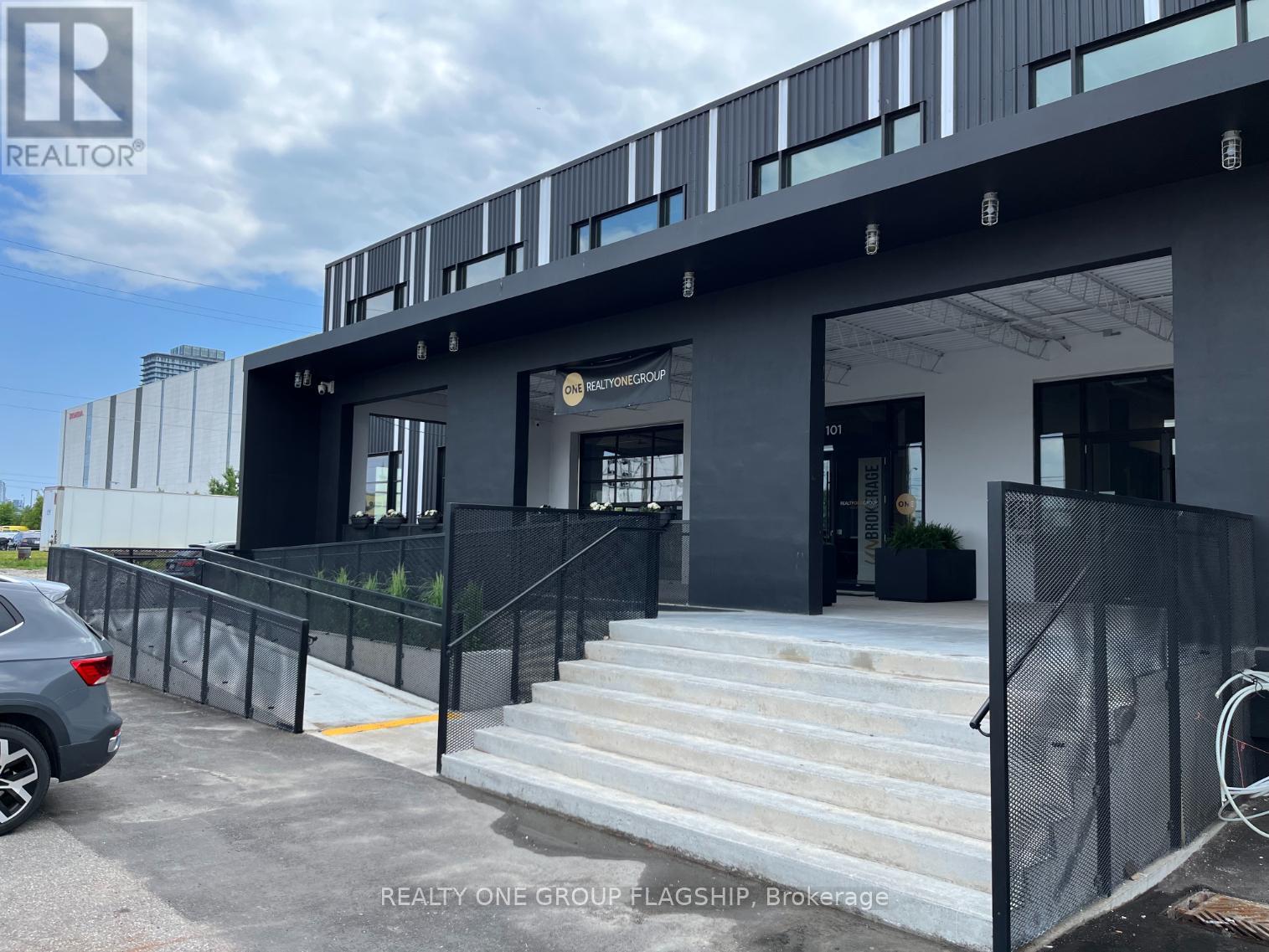 101-S5 – 1377 THE QUEENSWAY