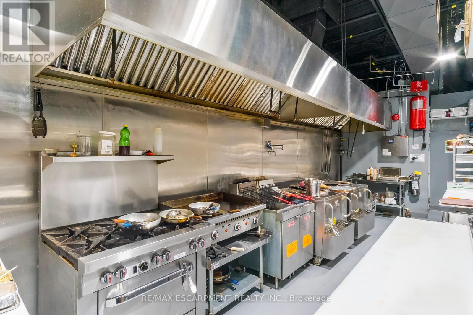 15B – 3960 EGLINTON AVENUE W