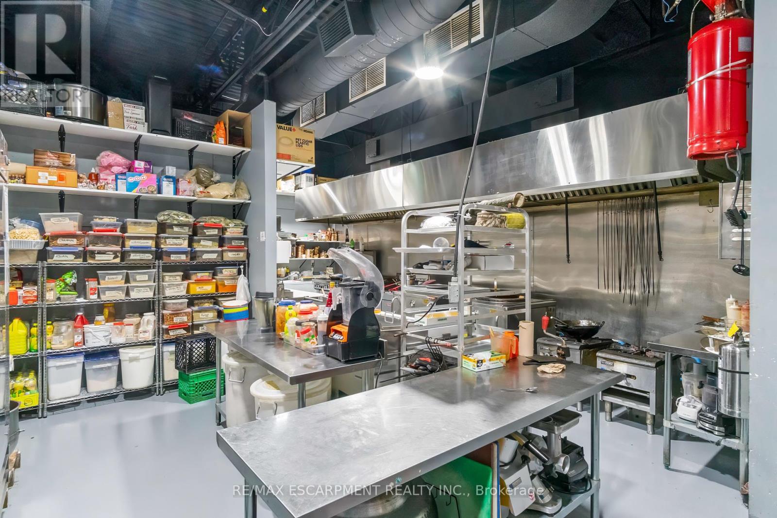 15B – 3960 EGLINTON AVENUE W