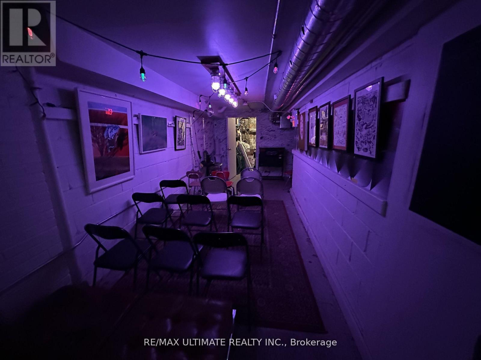1662 QUEEN STREET W