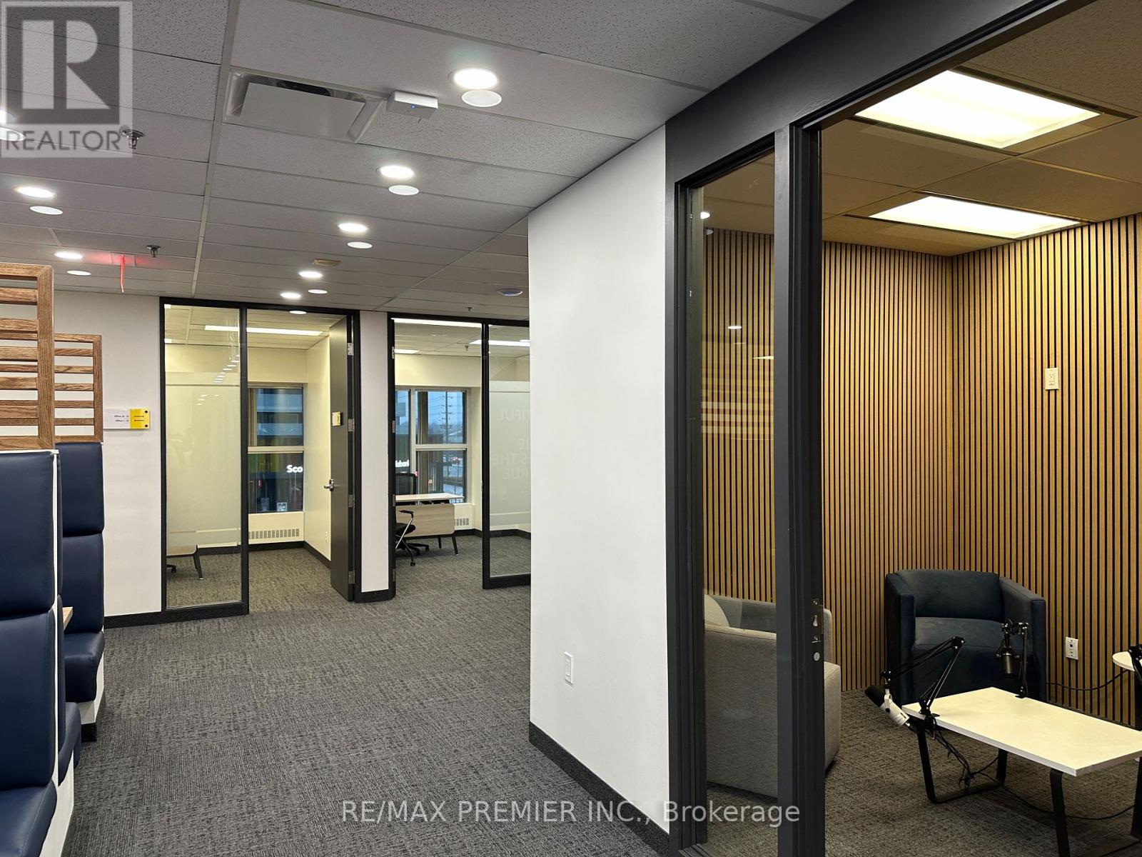 200-22 – 350 BURNHAMTHORPE ROAD W