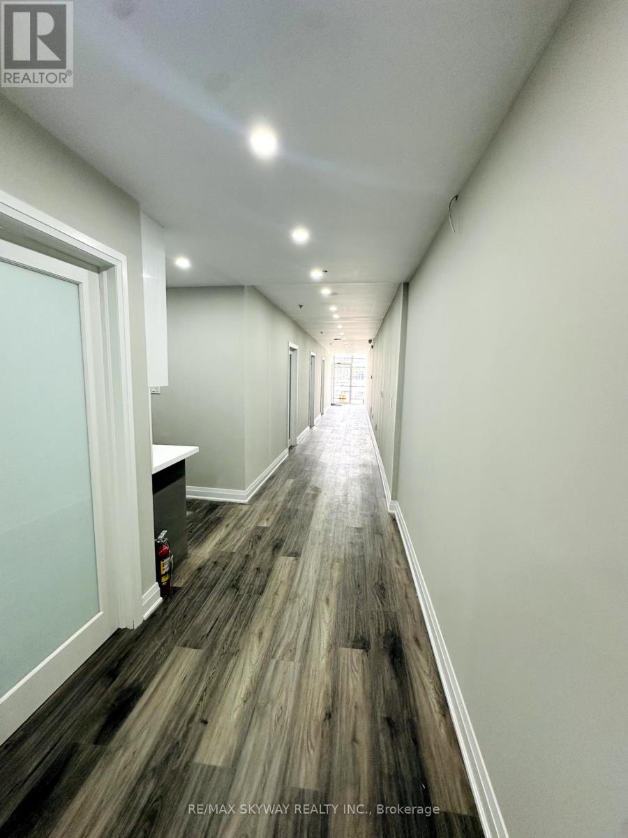 13 – 2565 STEELES AVENUE E