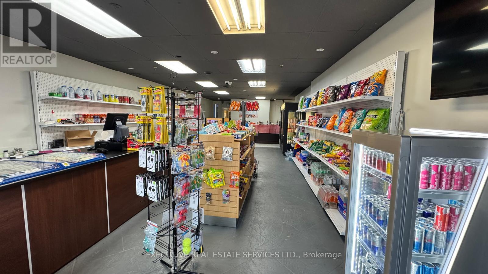 17 – 83 KENNEDY ROAD S