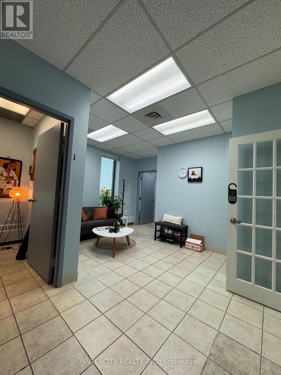 305 – 1017 WILSON AVENUE
