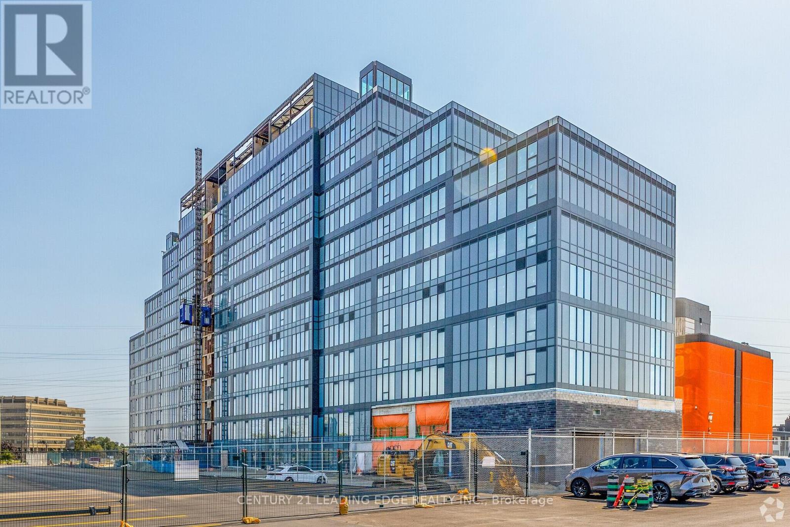 219 – 600 DIXON ROAD