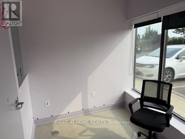 4 – 3018 WINSTON CHURCHILL BOULEVARD